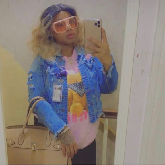 ⭐️Host Pick⭐️ Oversized Pink Vintage Frames - Picture 4 of 8